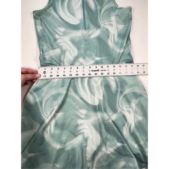 Threads 4 Thought Green Swirl 1/4 Zip Activewear Dress Skort Shorts Size Large - Picture 9 of 10